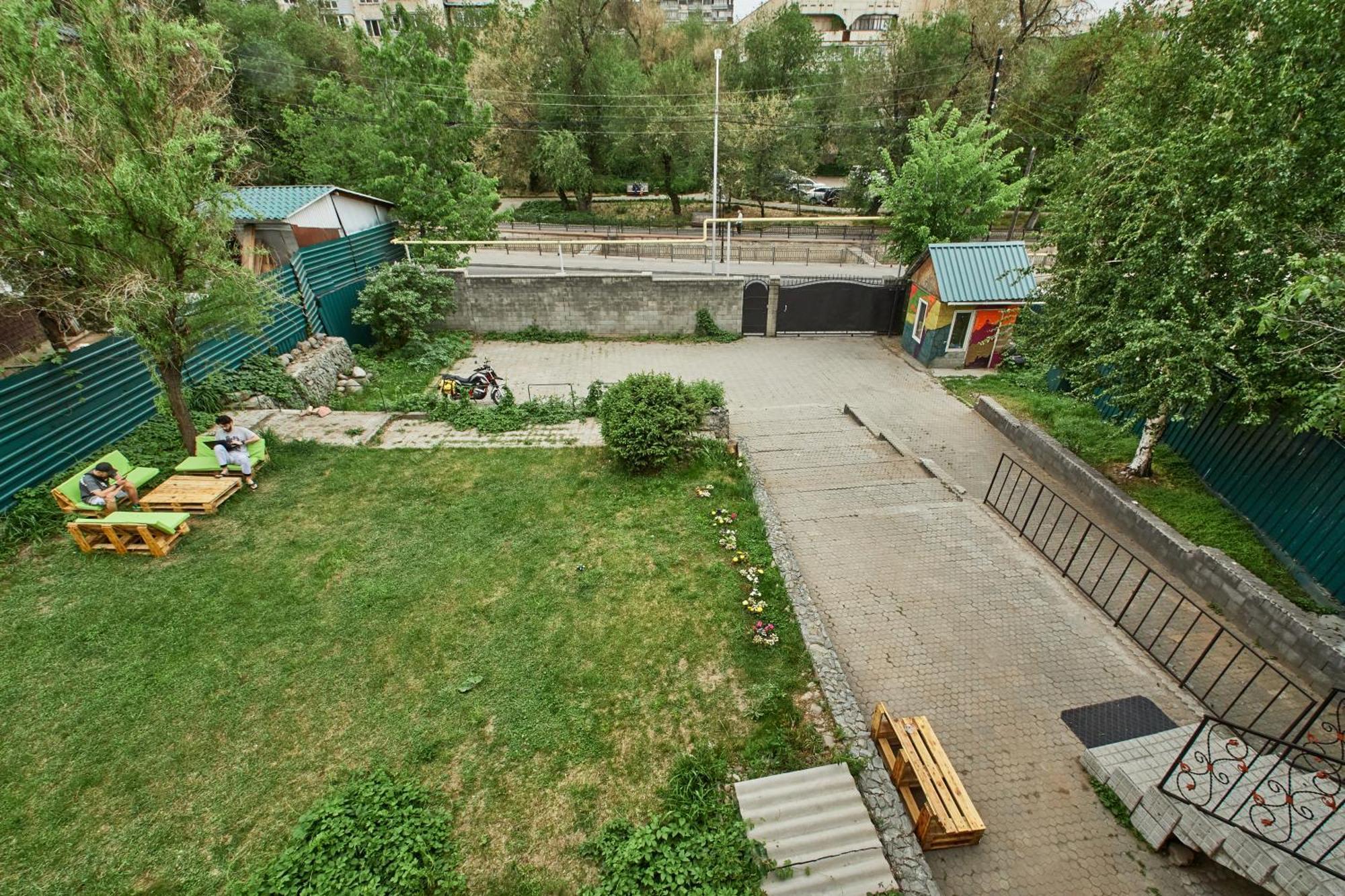 Wanderlust Riverside Hostel *